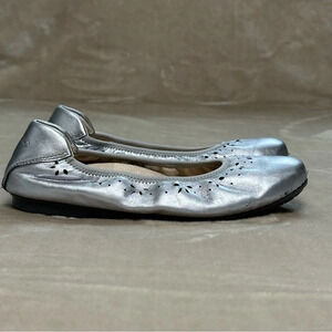 Vionic Geneva Ballet Flat Soft Metallic Silver Perforated Leather Sz 7.5